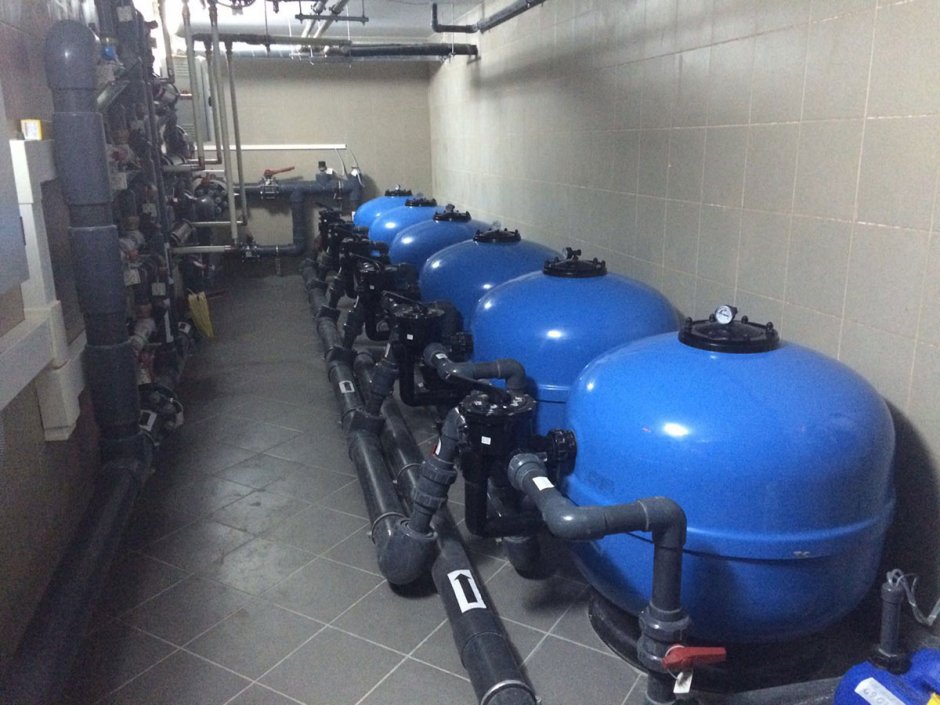 Монтаж оборудования бассейна