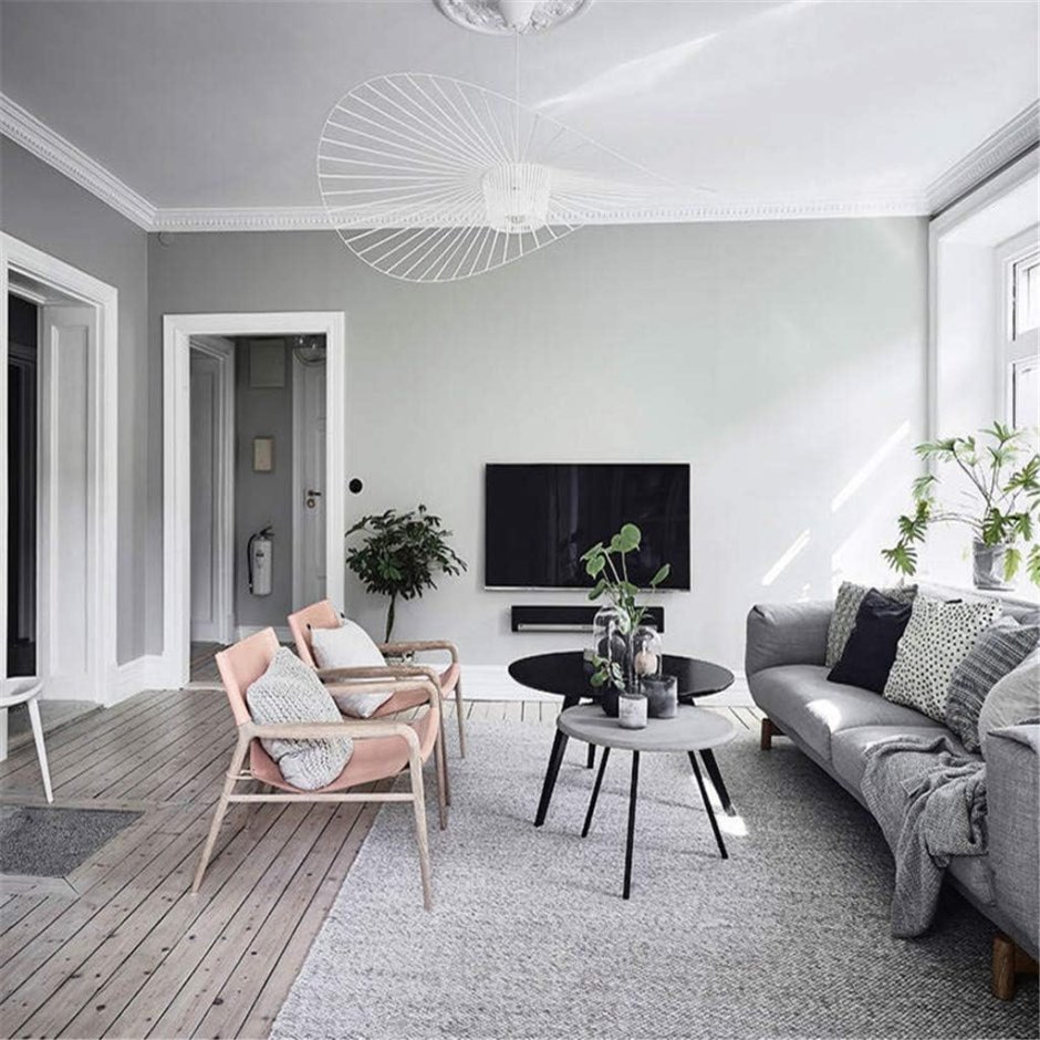 Светло серые стены