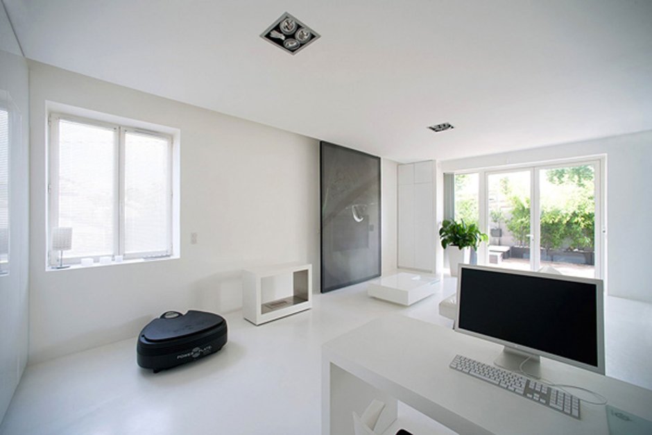 Алый потолок белые сины