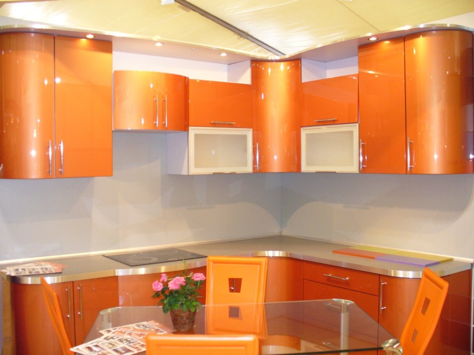 Угловая маленькая кухня оранжевый глянец