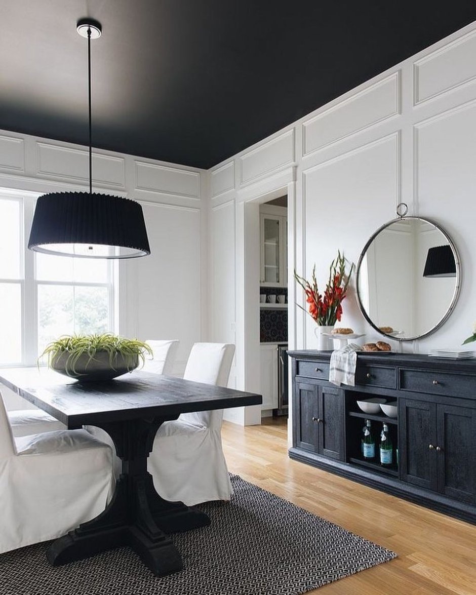 Чёрный потолок в интерьере