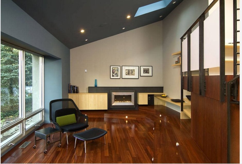 Цветной потолок в интерьере