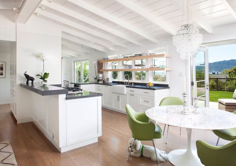 Потолок ИЖ белой вагонки