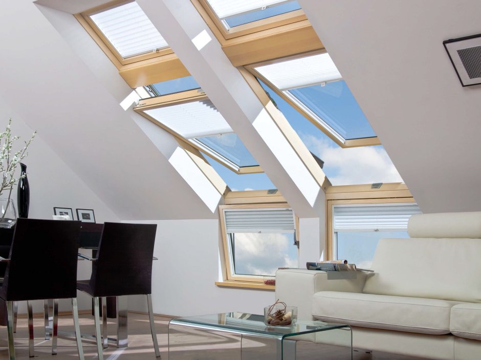 Пластиковое мансардное окно Факро