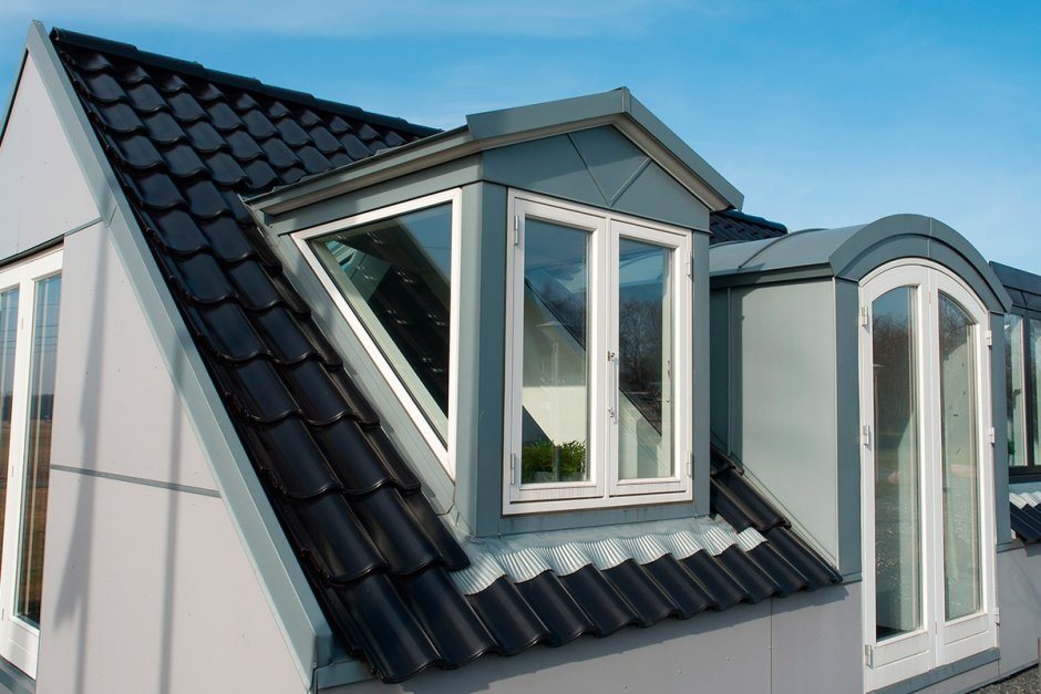Мансардная крыша с окнами