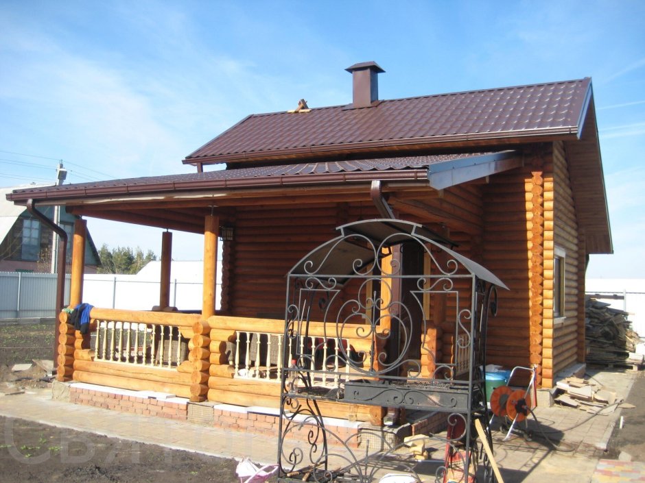 Баня с пристроенной беседкой
