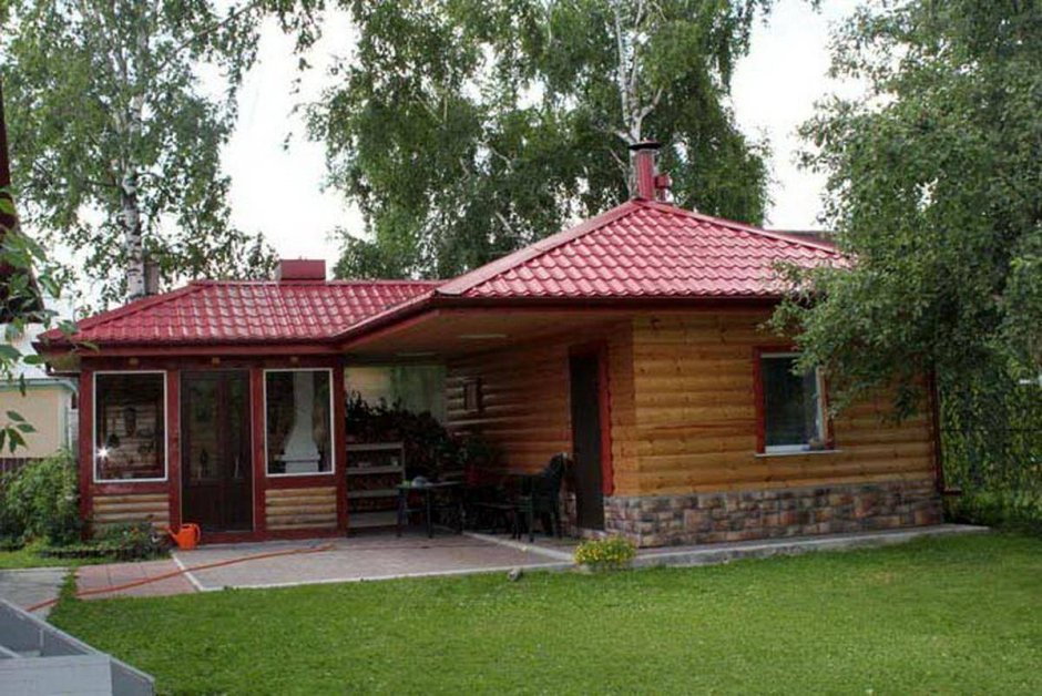 Баня с верандой и мангальной зоной под одной крышей