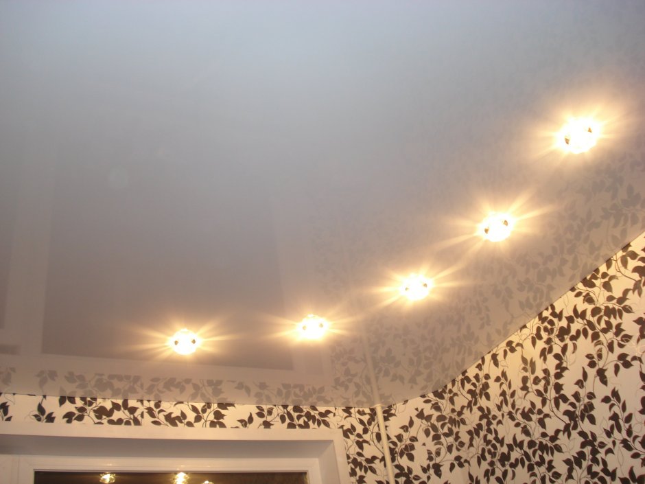 Расположение светильников на потолке
