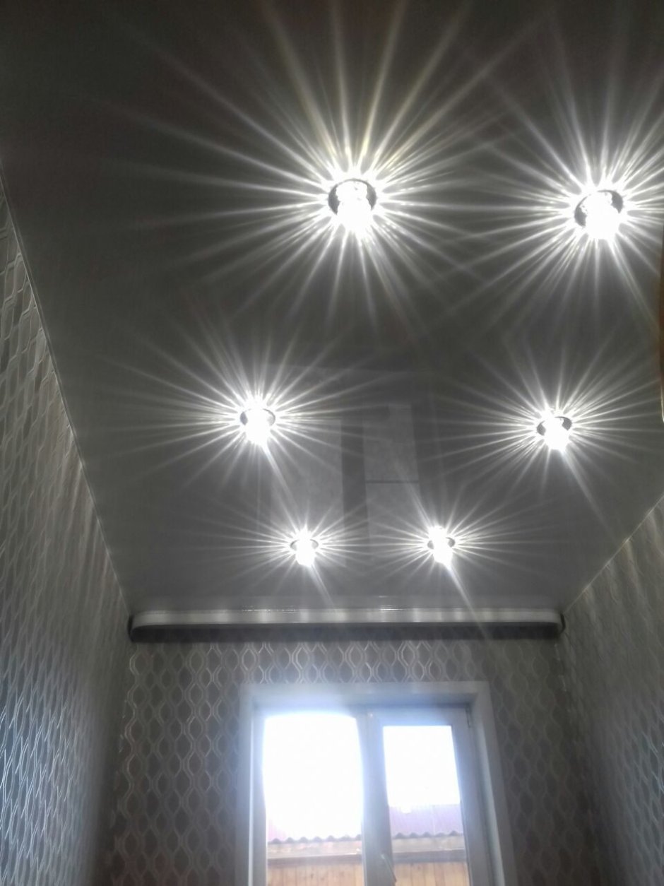 Расположение светильников на подвесном потолке