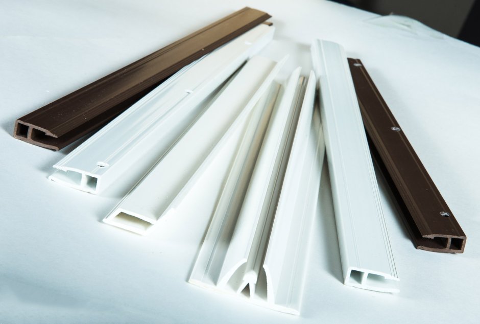 Разделительный профиль ПВХ для натяжных потолков