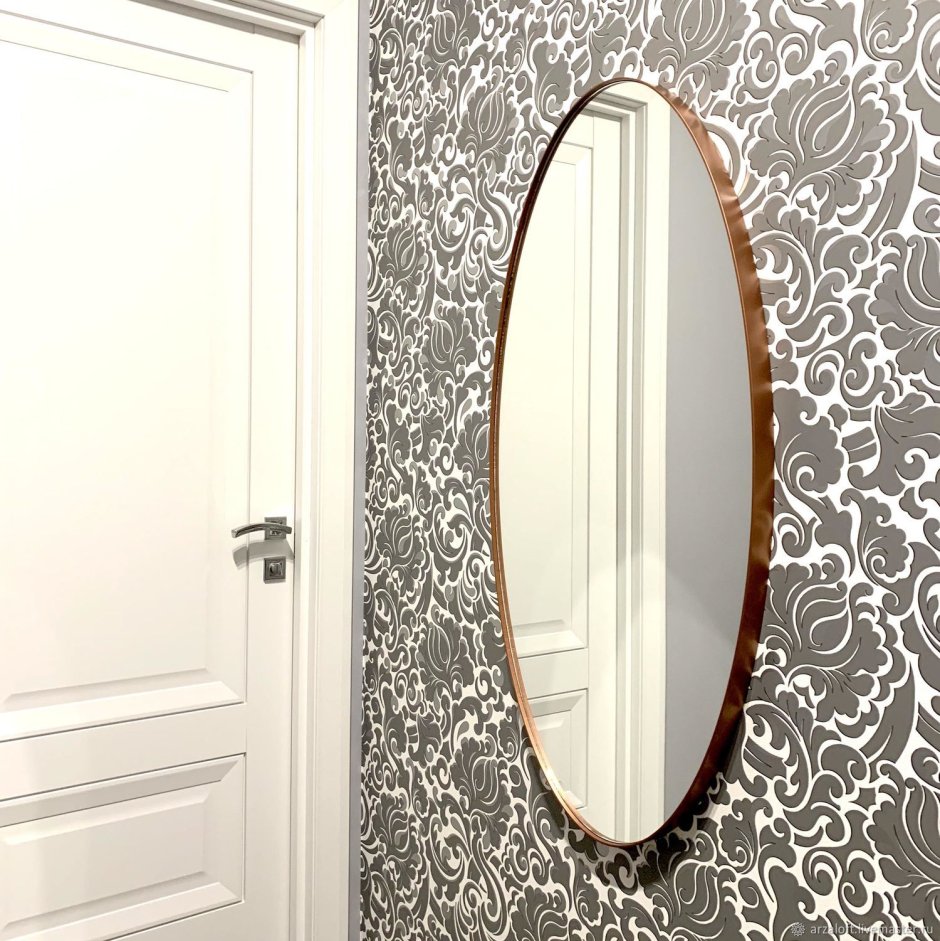 Овальные зеркала в прихожую