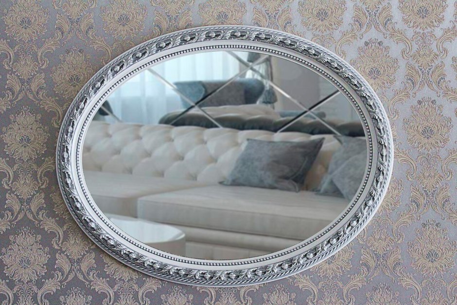 Овальное зеркало в багете
