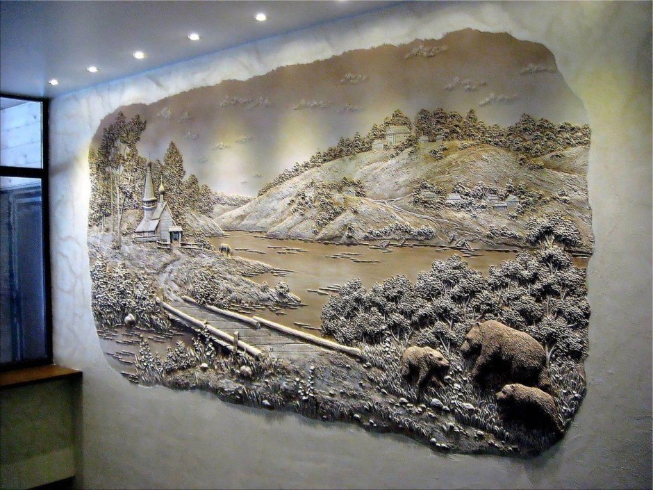 Рельеф на стене