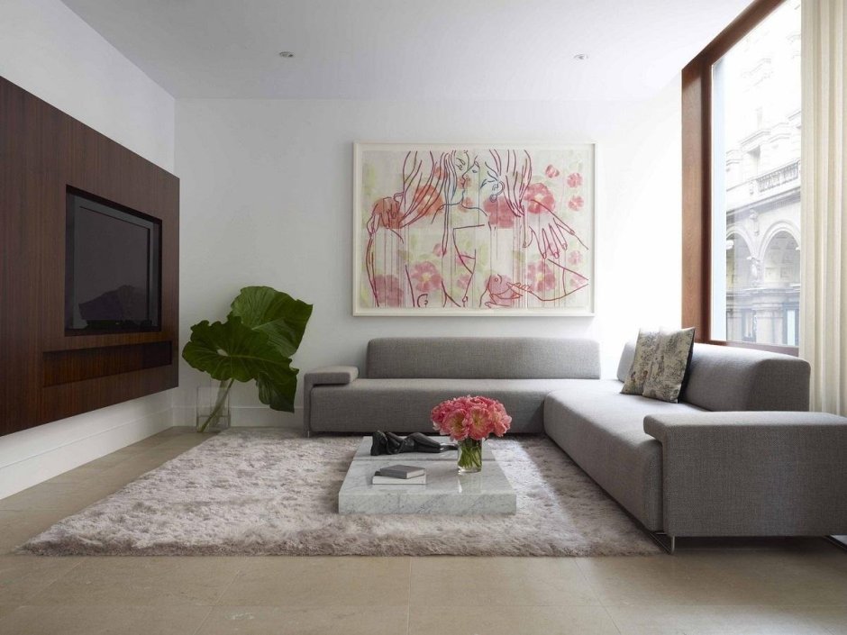 Диван напротив телевизора