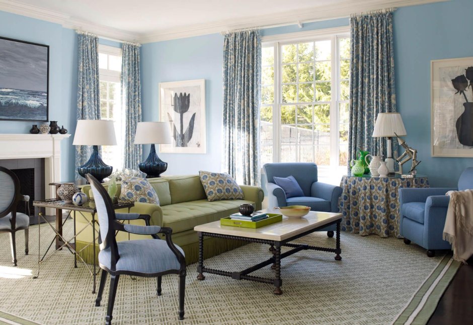 Гостиная с голубыми стенами