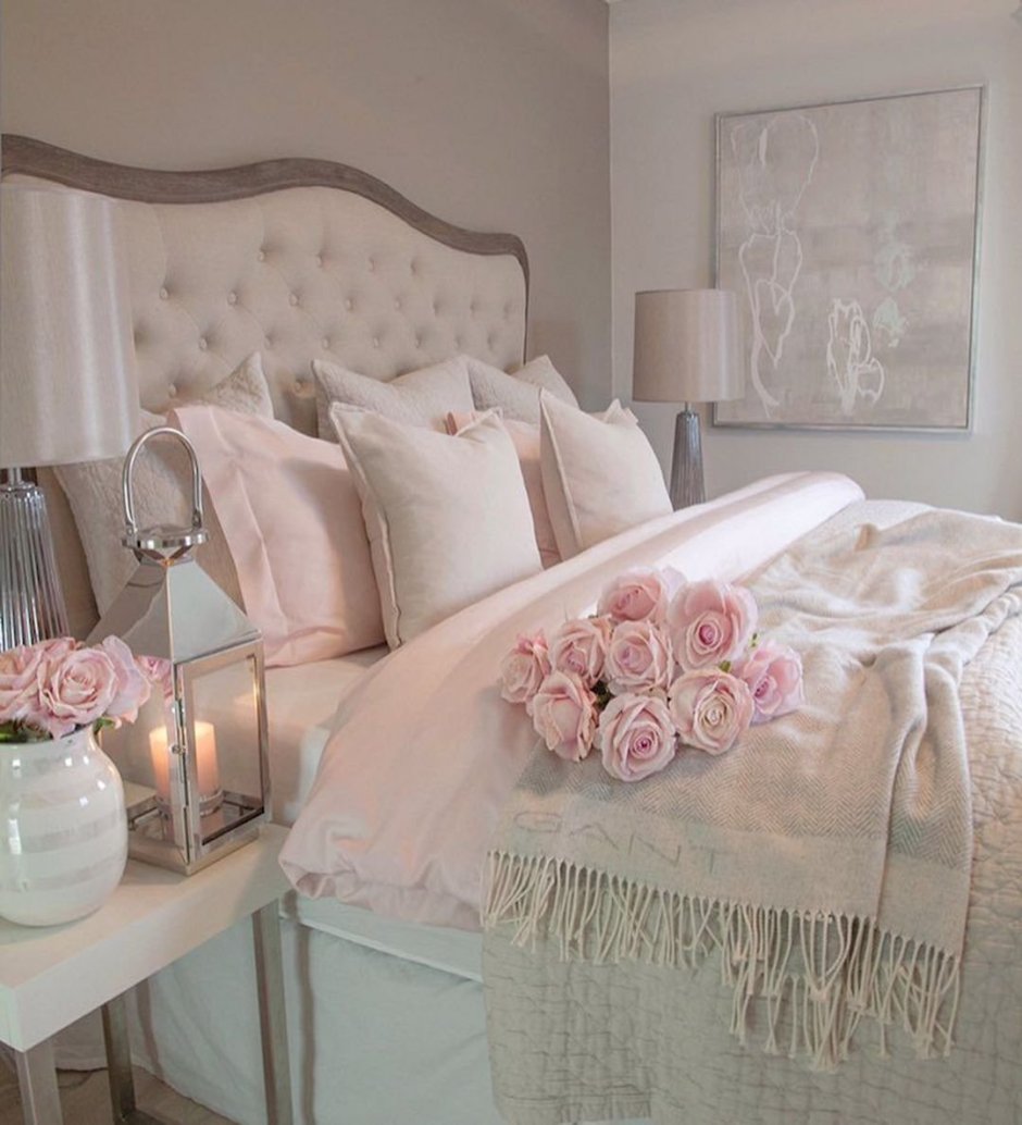 Спальня в нежно розовых тонах