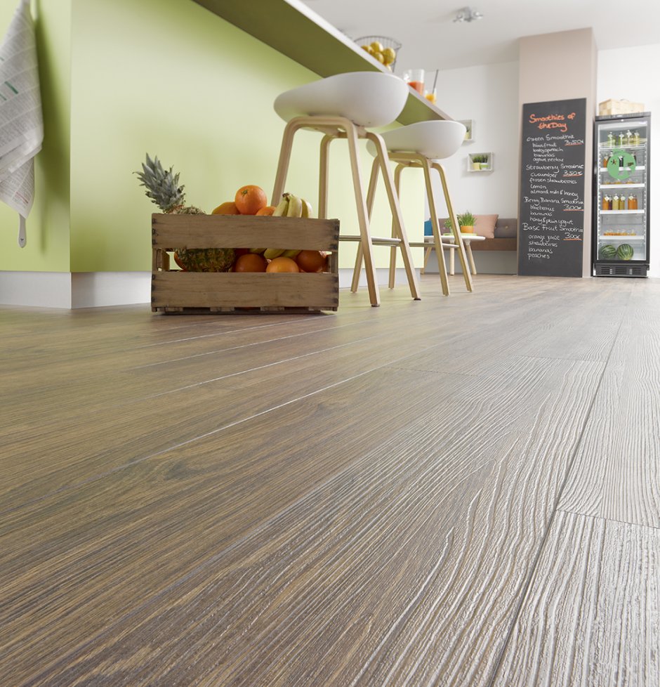 Ламинат многополосный влагостойкий светлый