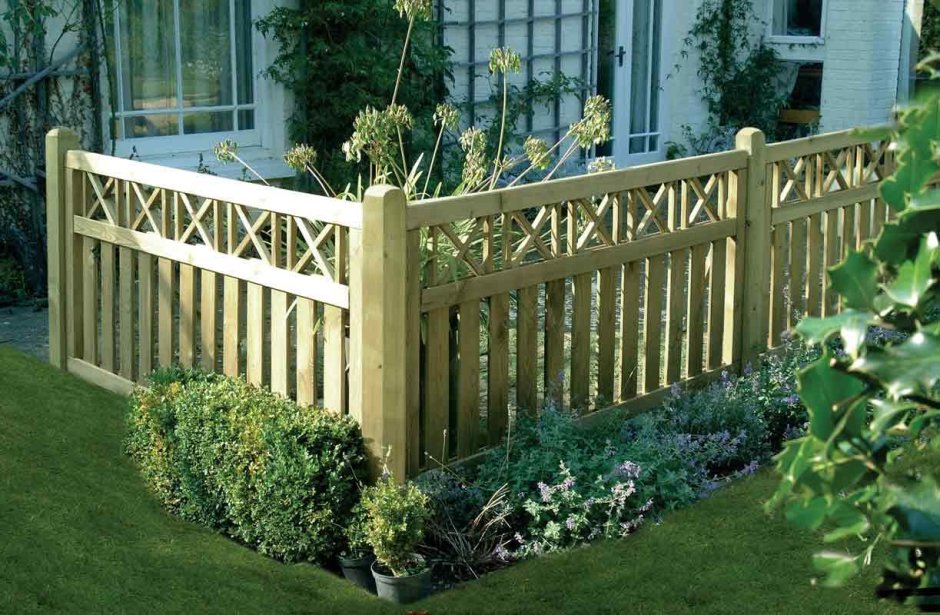 Деревянные ограждения для сада