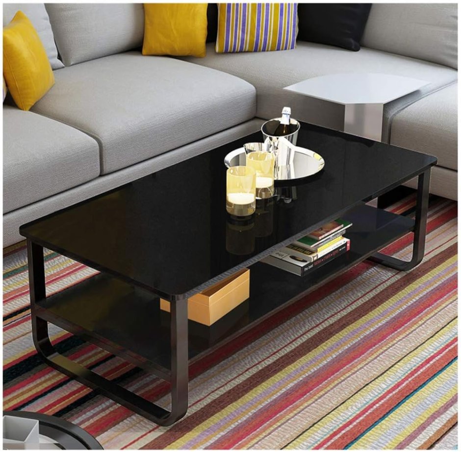 Квадратный журнальный столик в интерьере