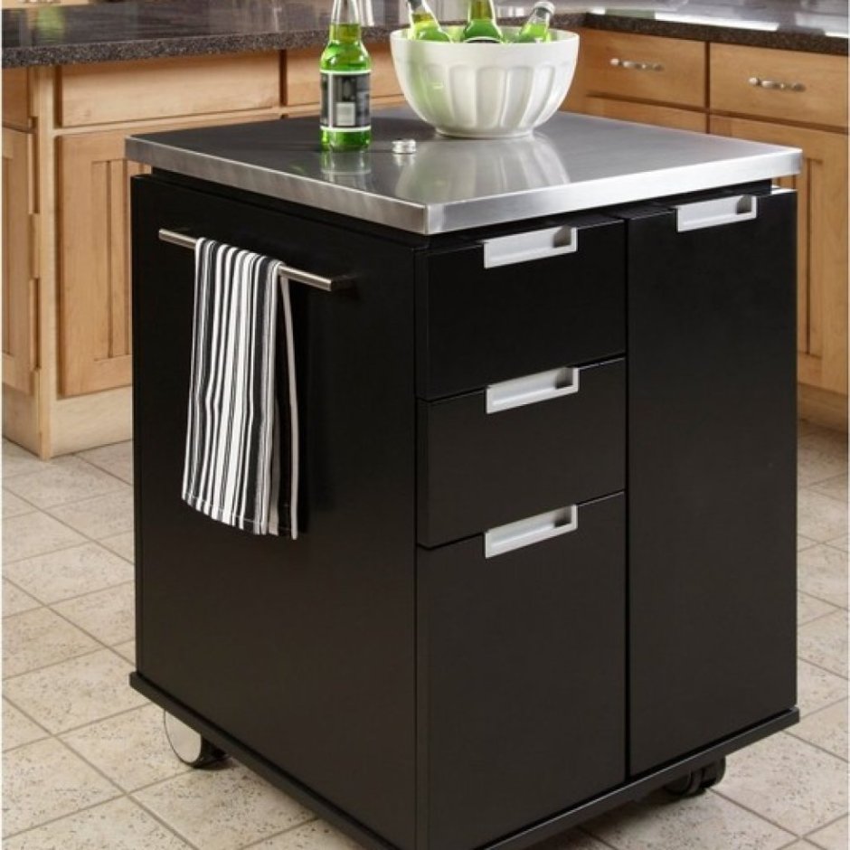 Кухонная тумба на колесиках