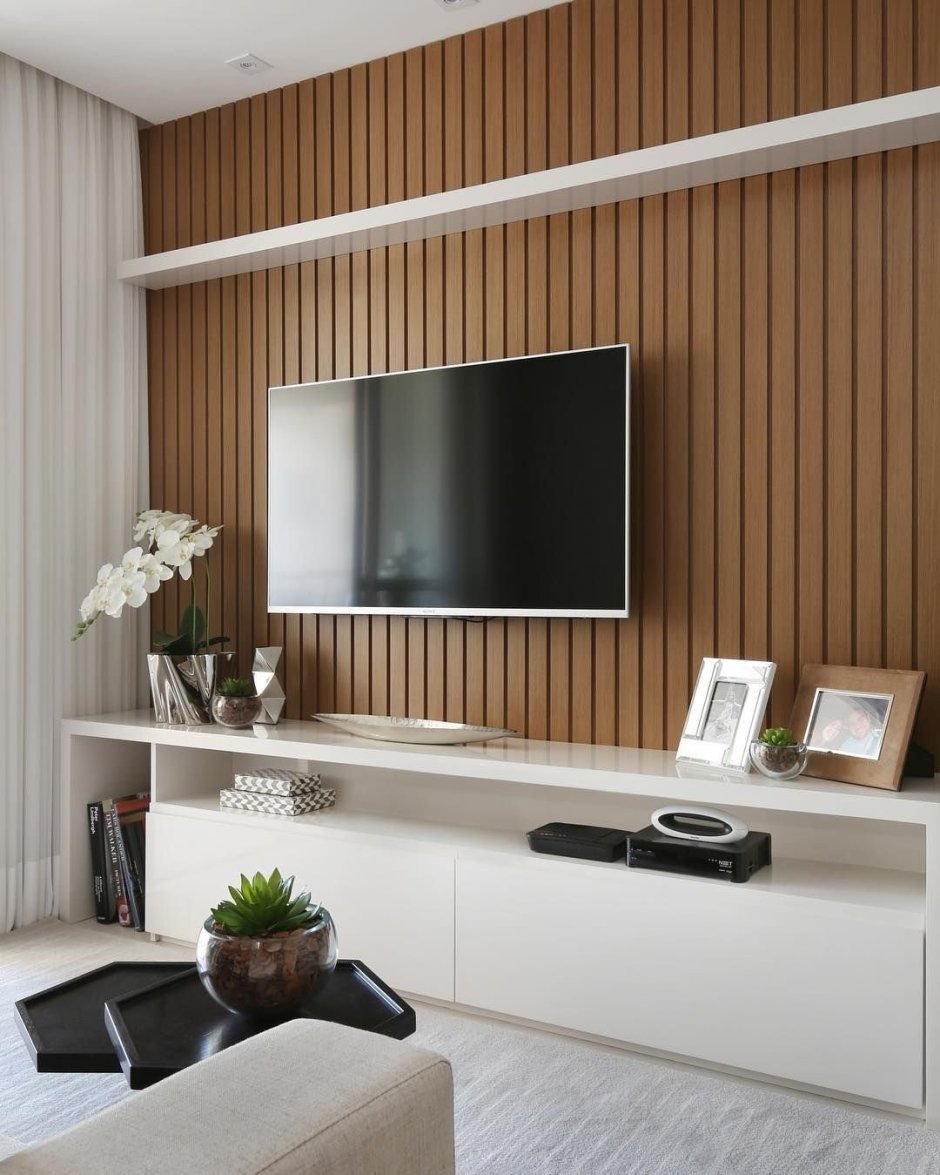 Панель для телевизора на стену