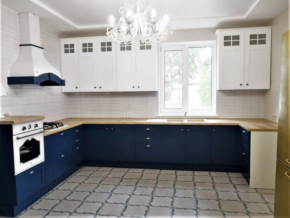 Кухня синяя матовая с белым