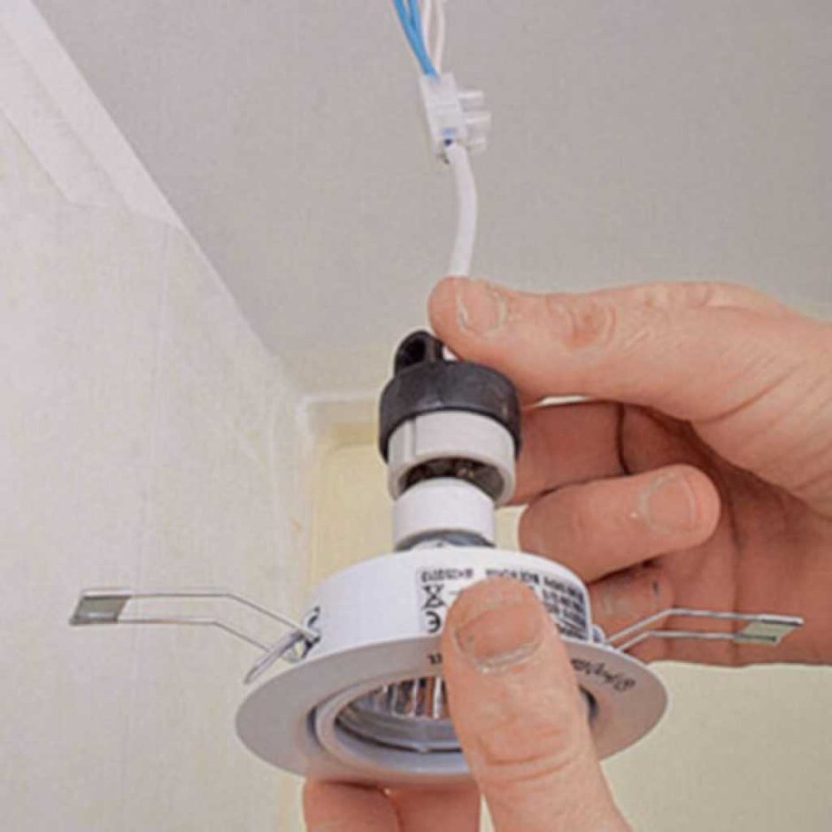 Монтаж точечных светильников