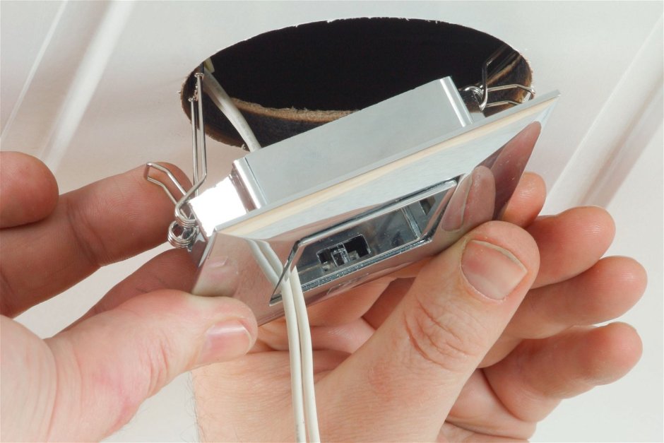 Крепление потолочных светильников