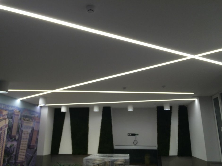 Линейная подсветка потолка