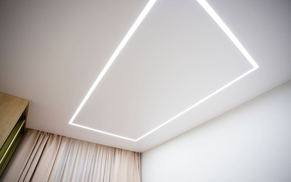 Парящие линии на потолке