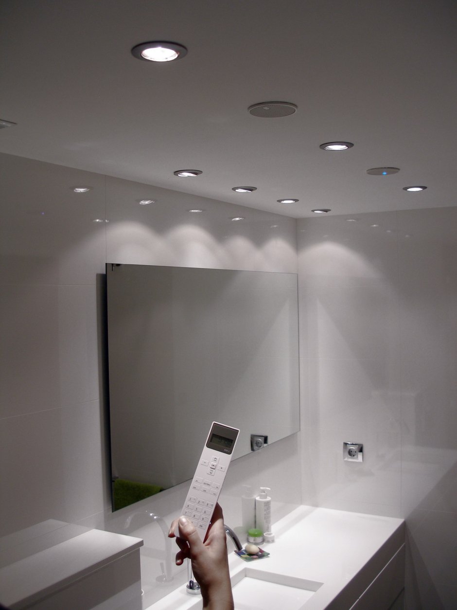 Колонки потолочные в ванной