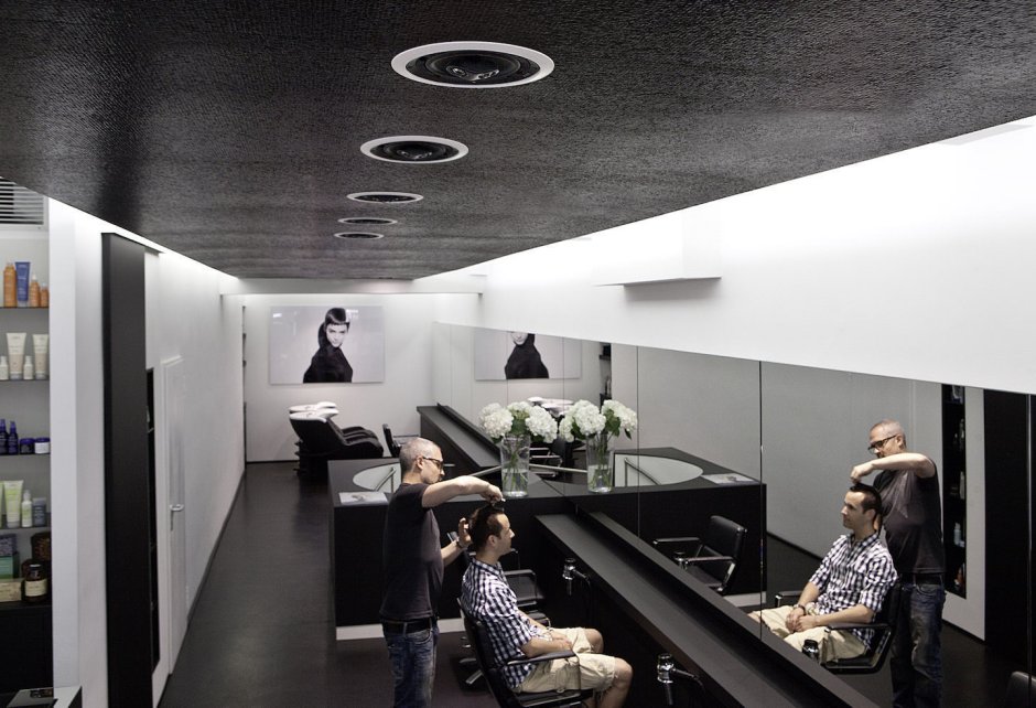 Колонки в потолке