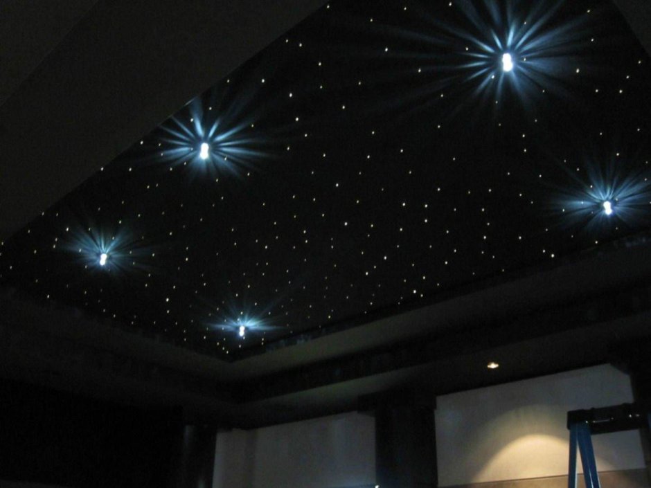 Черный натяжной потолок звездное небо