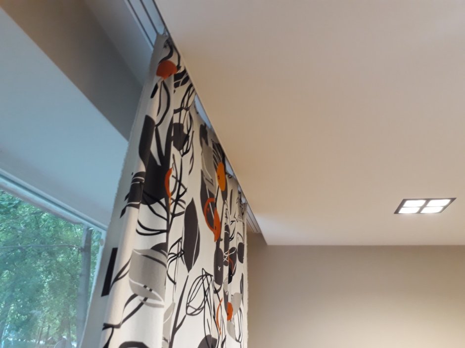 Скрытая гардина для натяжного