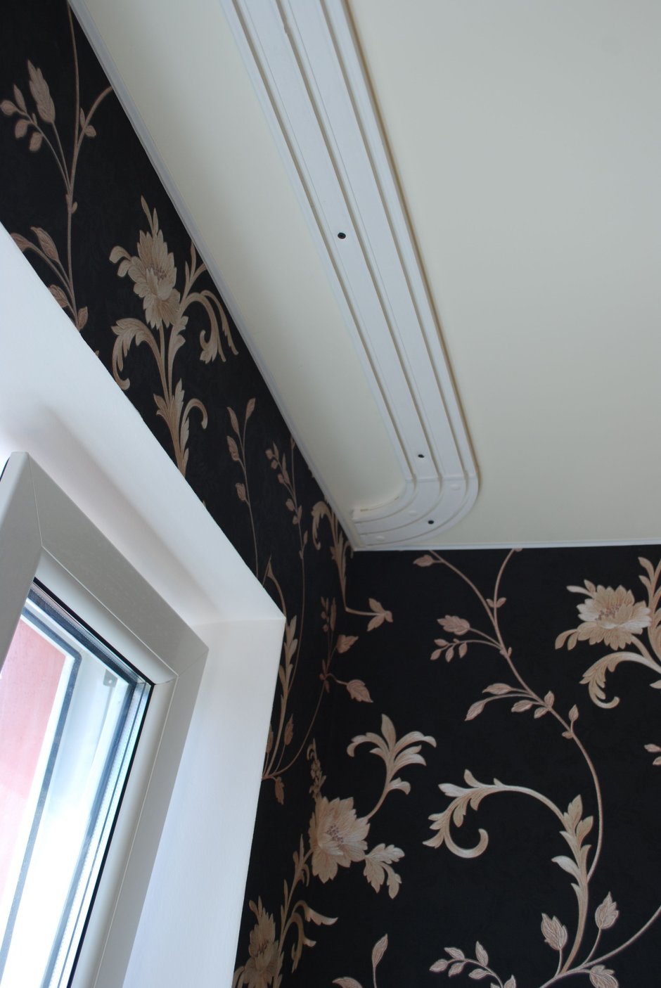 Потолочная гардина на натяжной потолок