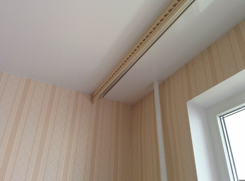 Потолочный карниз для натяжных потолков