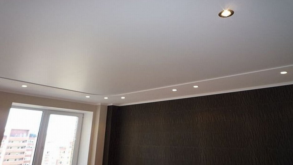 Матовый натяжной потолок м110