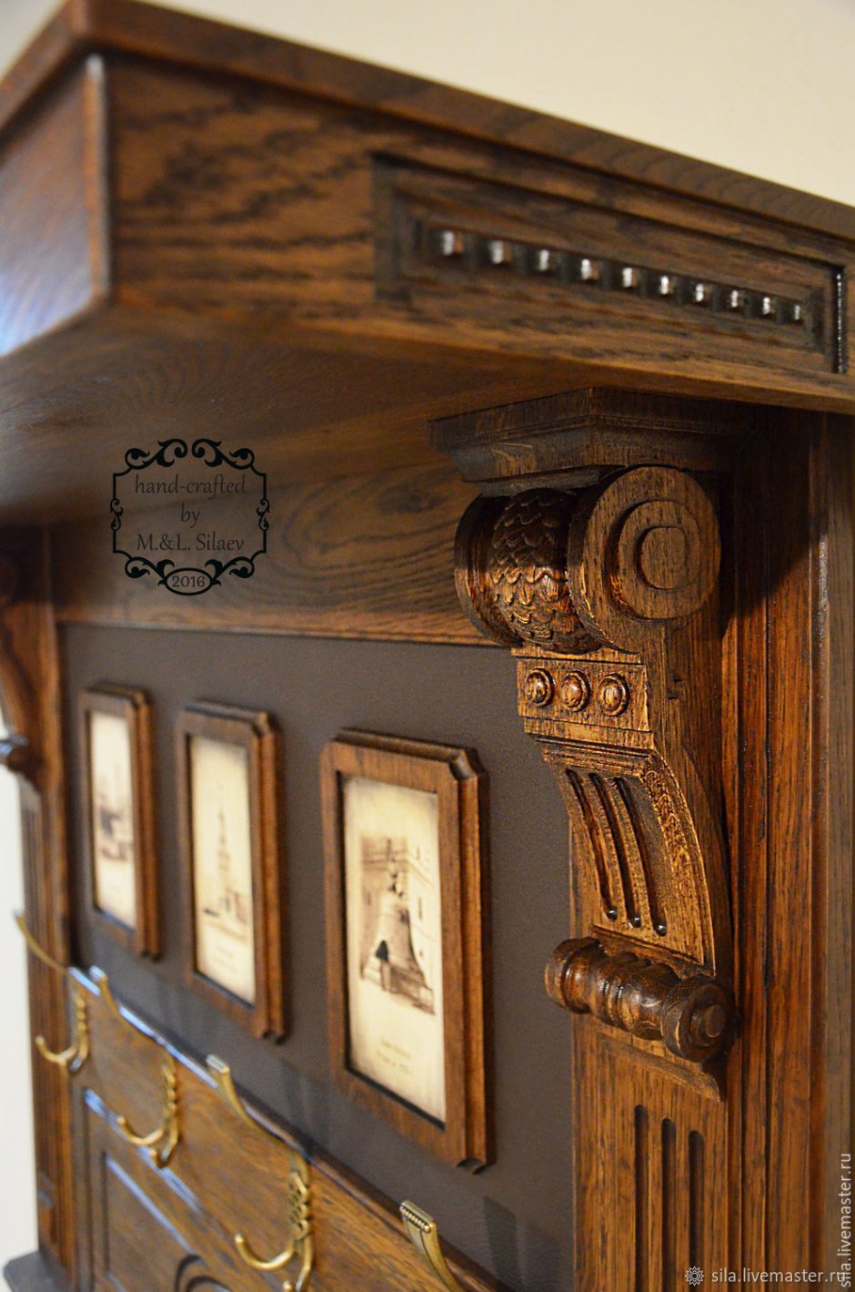 Прихожая из дерева под старину