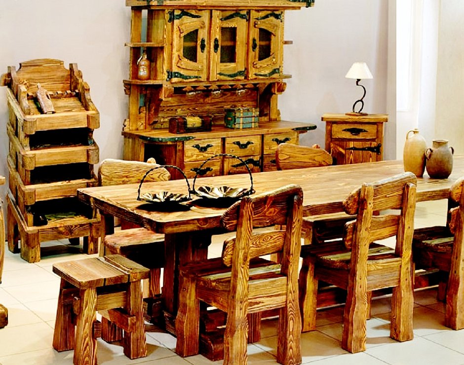 Состаренная мебель из дерева