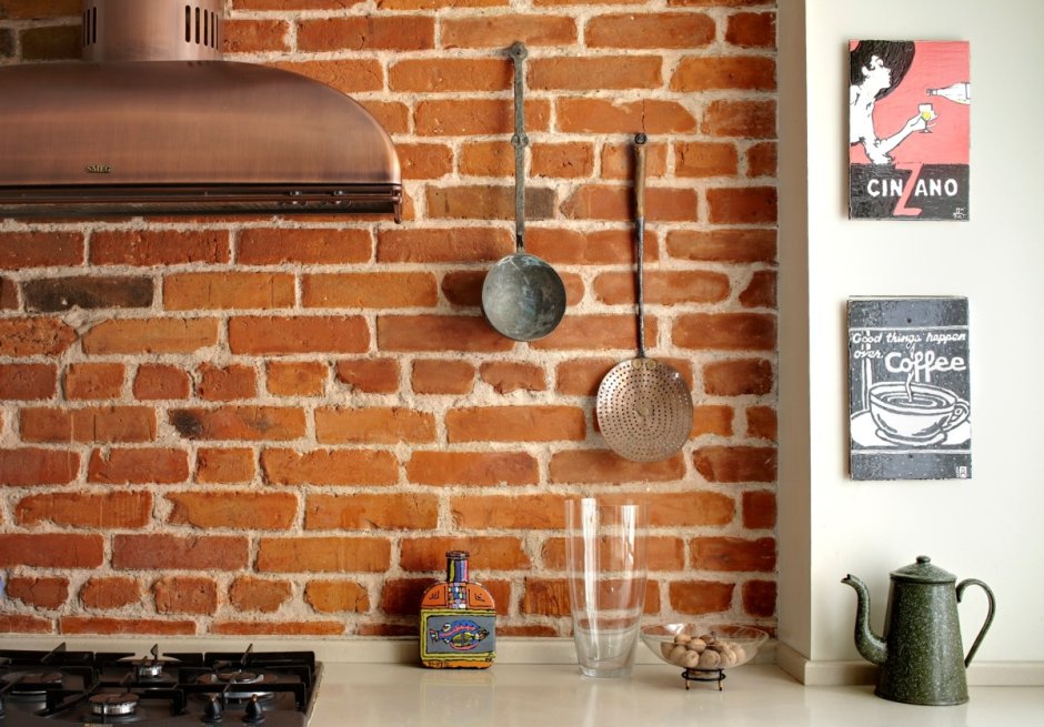 Декор под кирпич на кухне