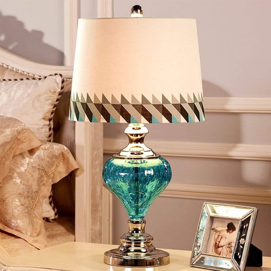 Прикроватная лампа