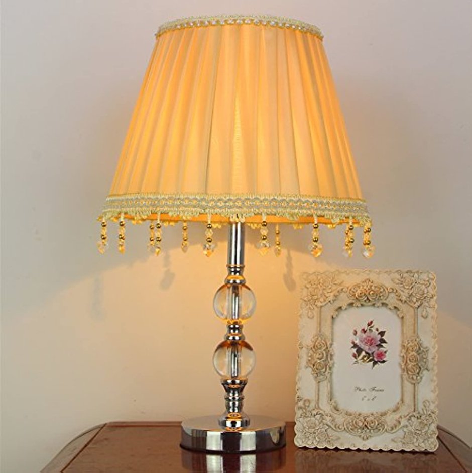 Прикроватная лампа для спальни