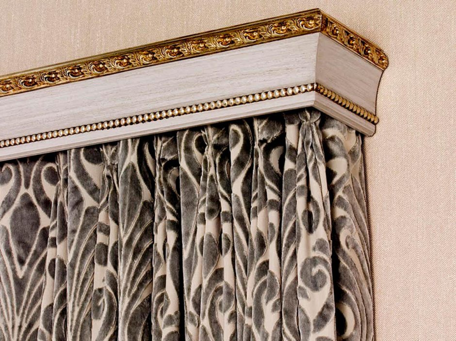 Багетный карниз Реус.