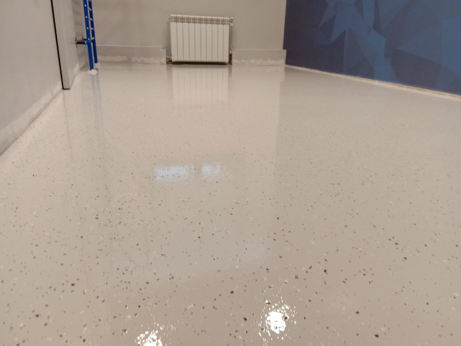 Эпоксидный наливной пол белый