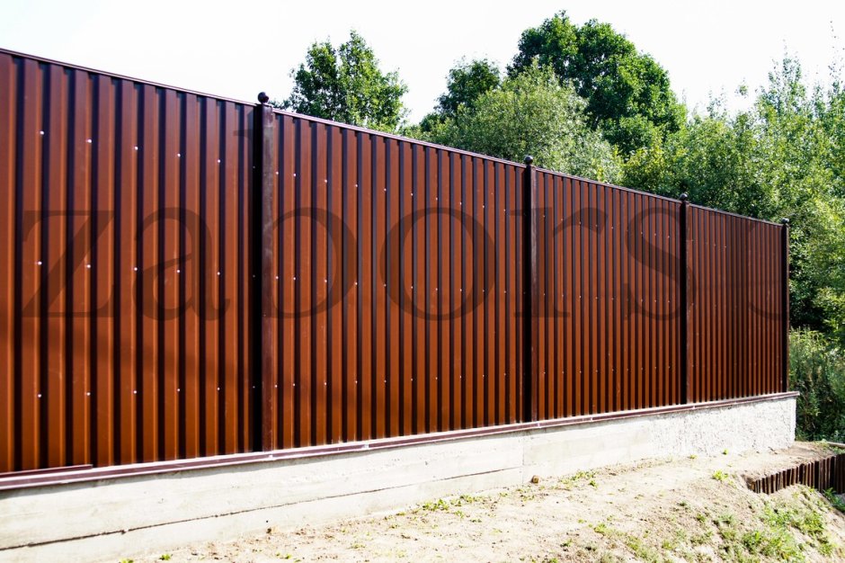 Красивый забор из профнастила