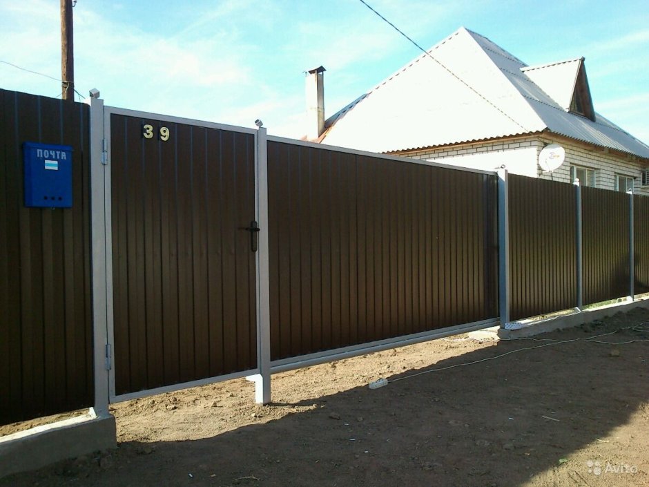 Столбы для забора металлические