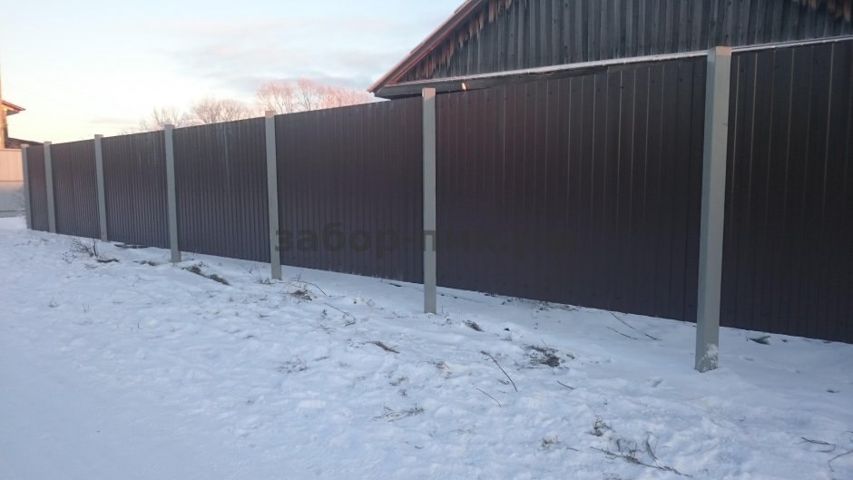 Забор профлист между столбами