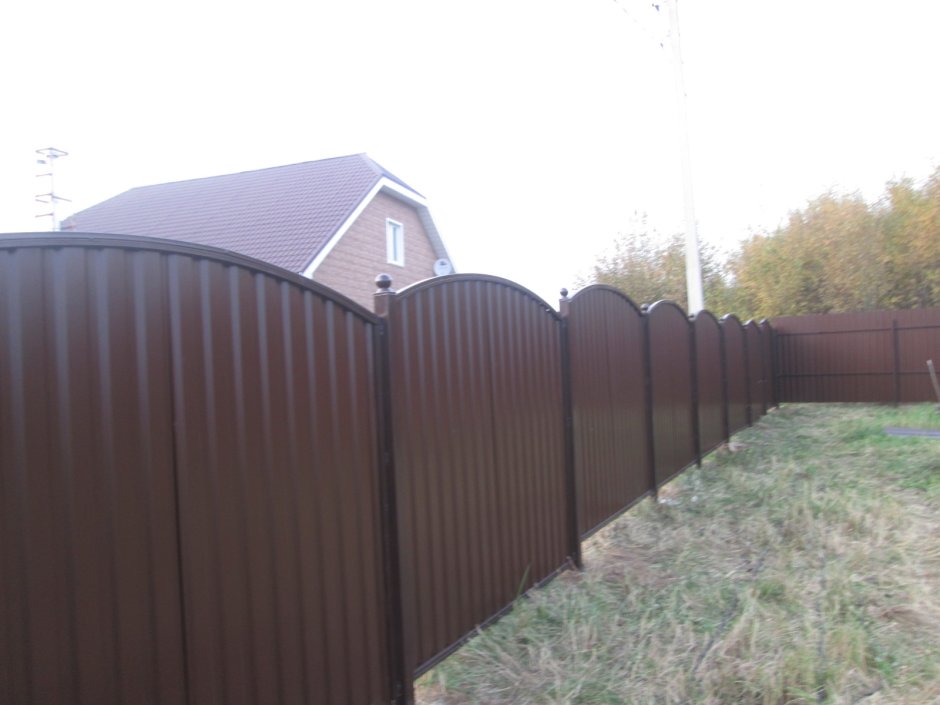 Забор из профиля полукруглый