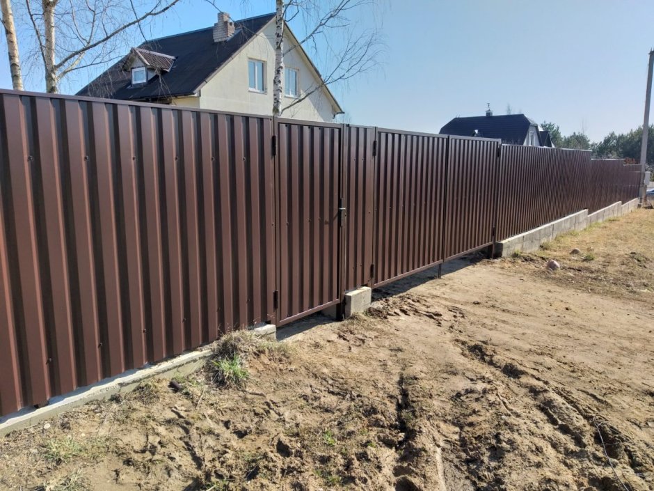 Забор с металлопрофиля