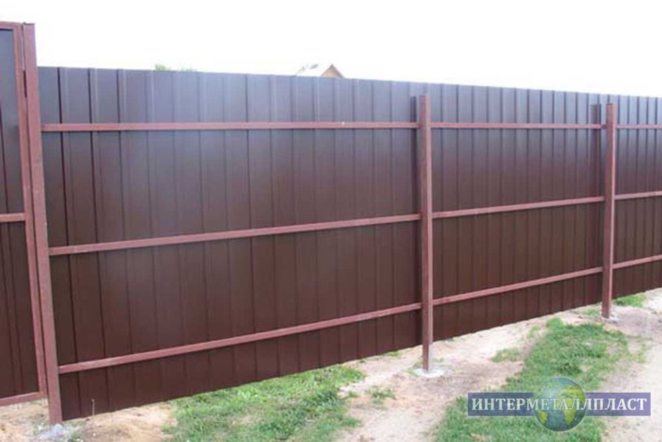 Заборы из профнастила рал 8017